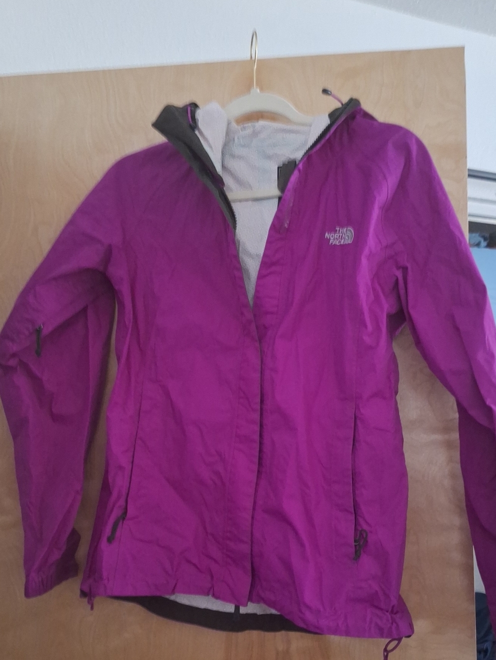 The North Face Women's Magenta Hooded Rain Wind Jacket